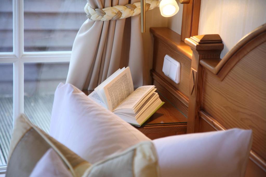 Romantik Hotel Namenlos アーレンスホープ 部屋 写真